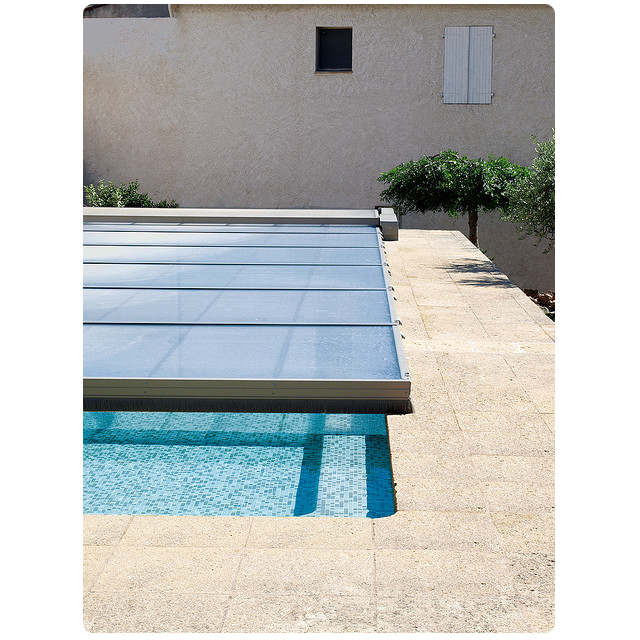 Cubierta extraplana para piscina modelo 8 de 12 x 6 motorizada