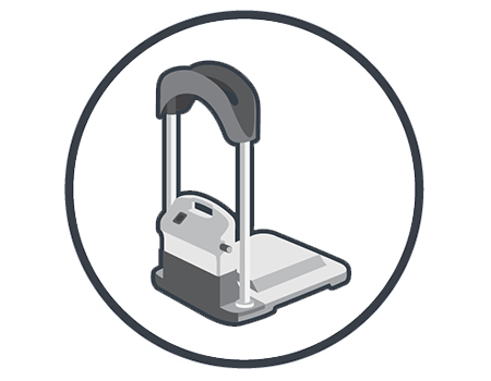 El limpiafondos viene con un stand que facilita el almacenamiento, ya que cuenta con una base para dejar el robot, un soporte para la fuente de alimentación y un gancho para enrollar el cable.