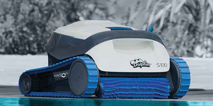 De Dolphin Carrera 20 zwembadreiniger zorgt voor een betrouwbare, handige en voordelige reiniging van het zwembad. Zijn betrouwbare filtratiemethode in alle zwembadomstandigheden en actieve borstels op elk oppervlak optimaliseren de zwembadhygiëne.